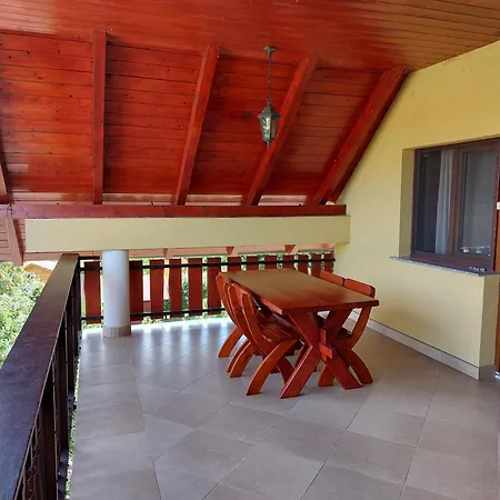 Hanol Apartmanhaz * Balatonlelle