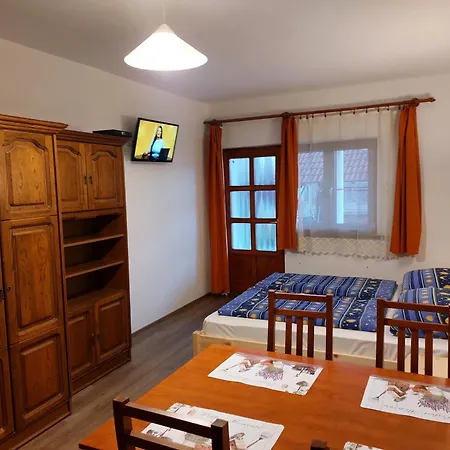 Apartment Hanol Apartmanhaz *