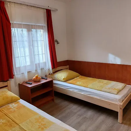 Hanol Apartmanhaz Apartment *