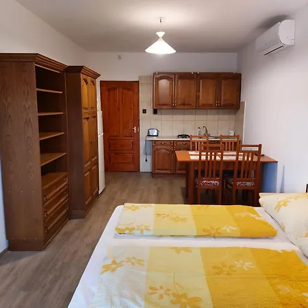Hanol Apartmanhaz Apartment Balatonlelle