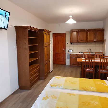Apartment Hanol Apartmanhaz *