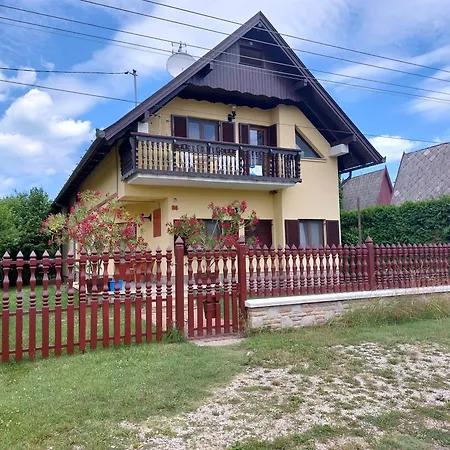 Hanol Apartmanhaz * 발라톤엘
