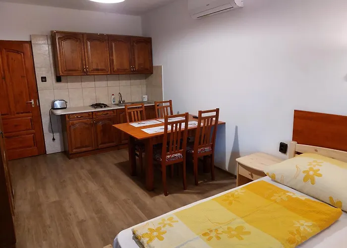 Apartament Hanol Apartmanhaz *