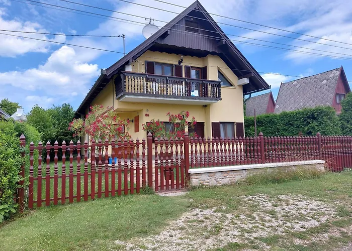 Hanol Apartmanhaz * Balatonlelle
